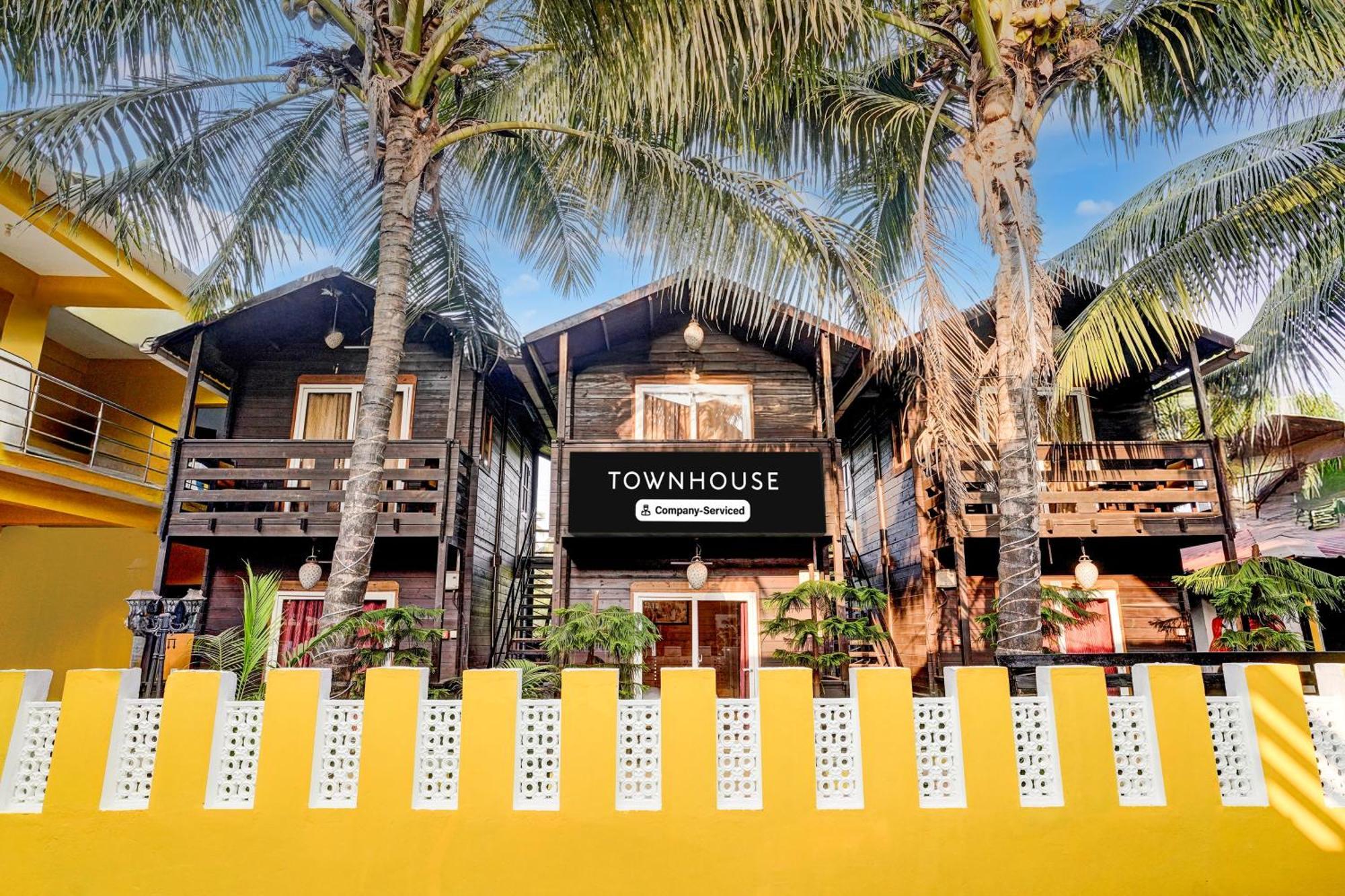 Hotel Super Townhouse Morjim Exterior foto