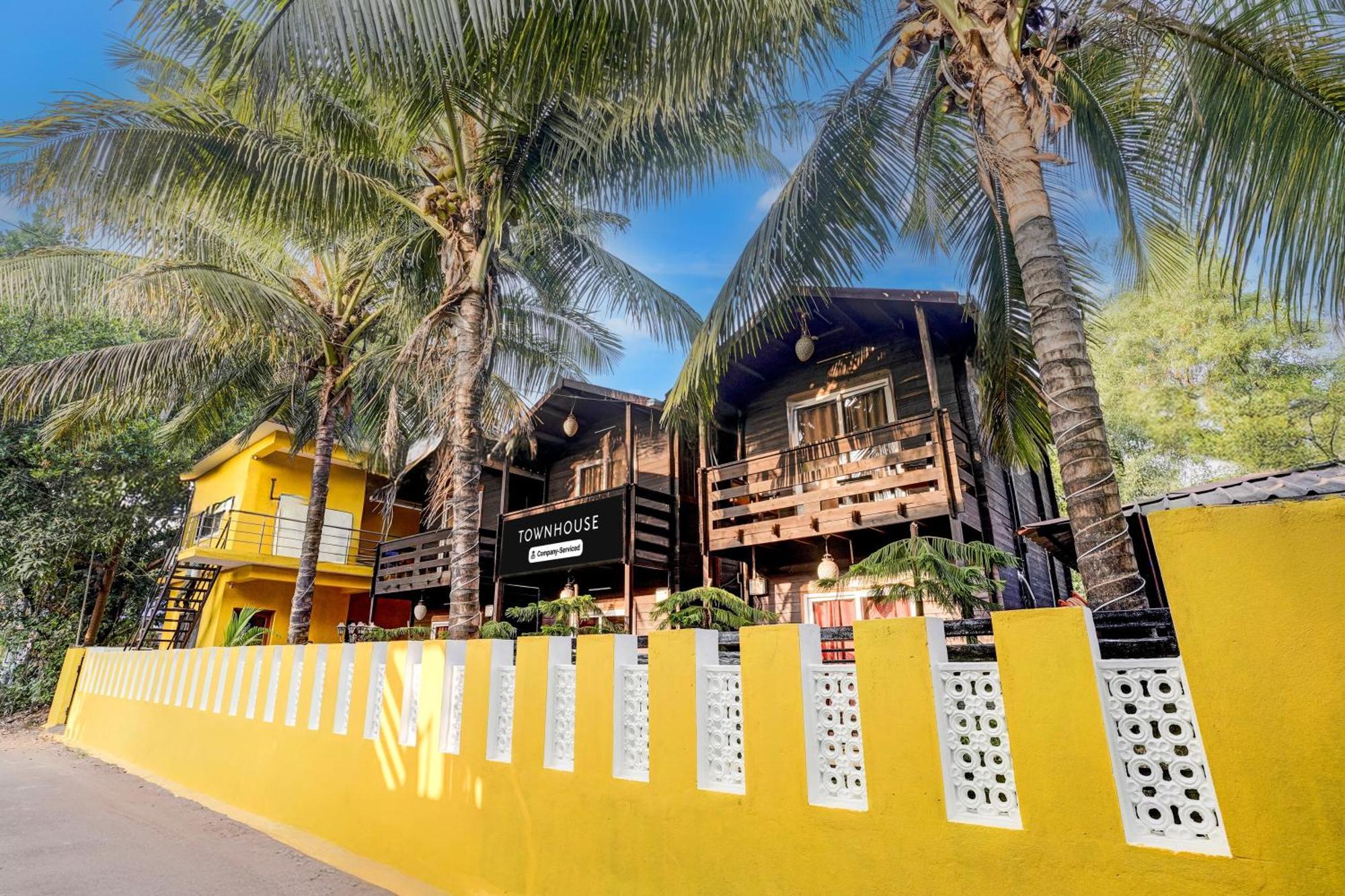 Hotel Super Townhouse Morjim Exterior foto