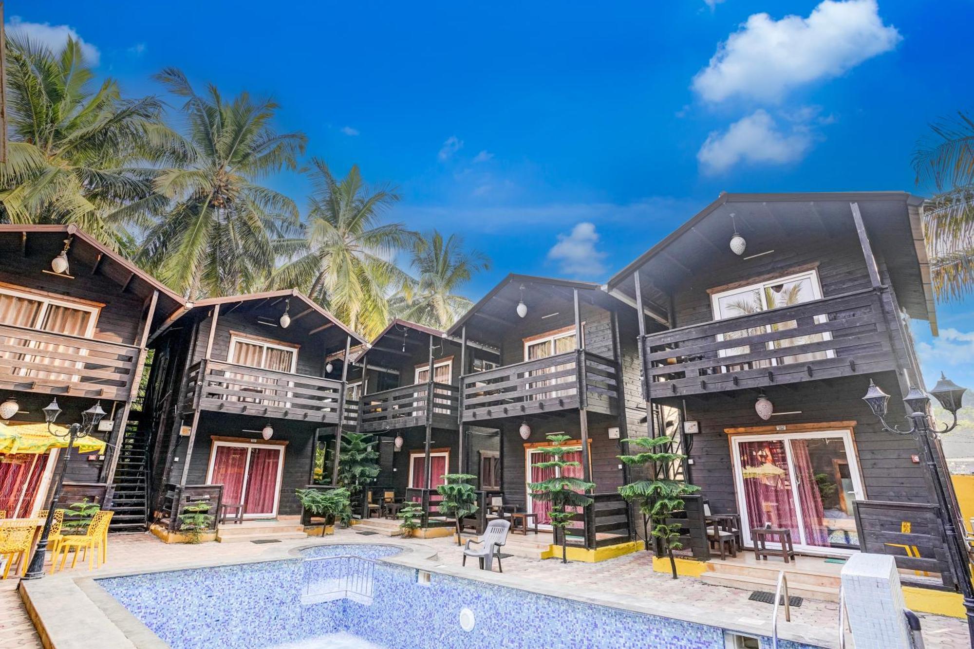 Hotel Super Townhouse Morjim Exterior foto