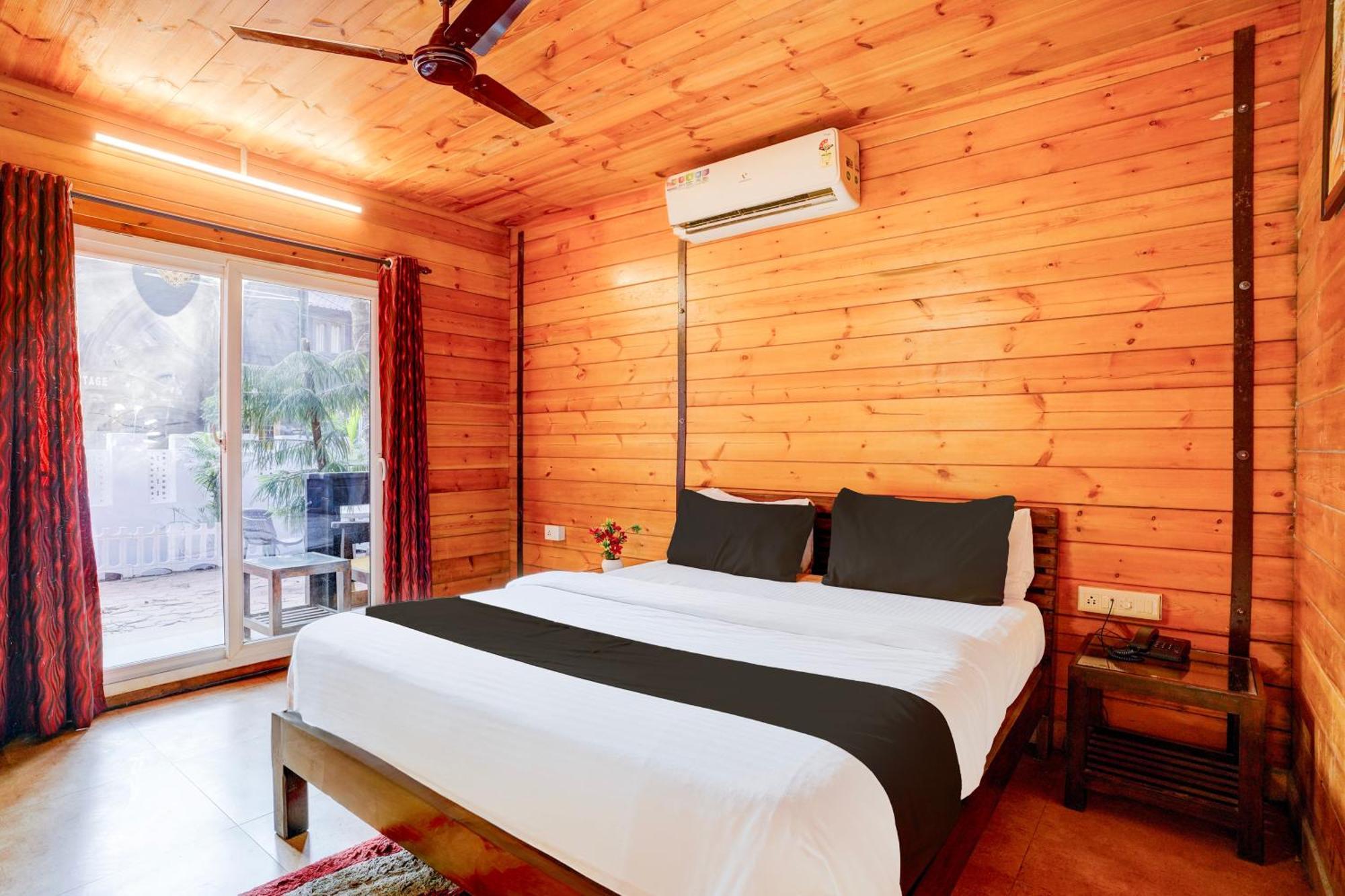 Hotel Super Townhouse Morjim Exterior foto